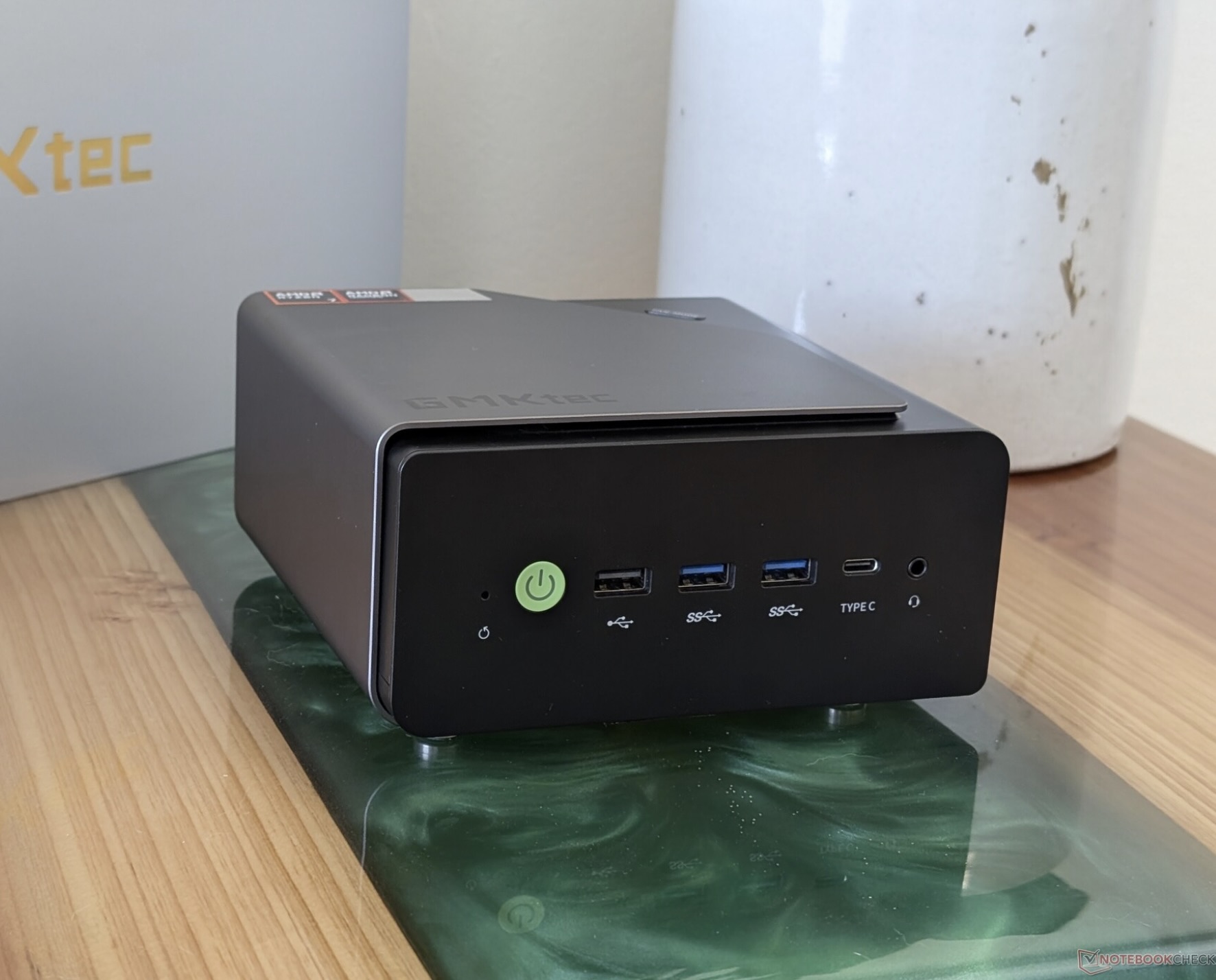 عرض مغرٍ: كمبيوتر GMKtec K12 المصغر بمعالج Ryzen 7 H 255 بخصم 220 دولارًا