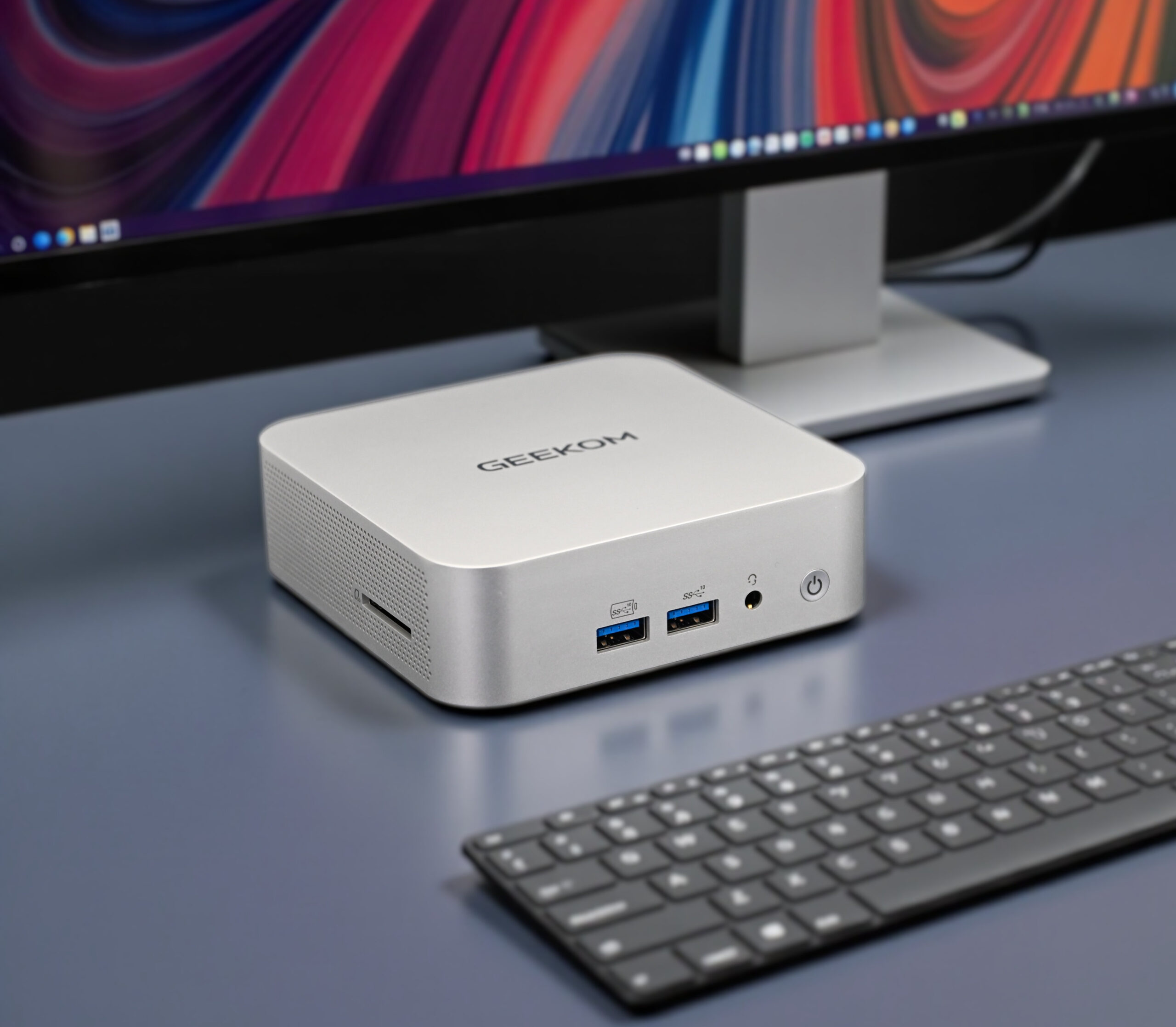 هل يستحق Geekom A8 المزود بمعالج Ryzen 7 8745HS اهتمامك؟ - صورة من موقع تقني لايف صورة توضح هل يستحق Geekom A8 المزود بمعالج Ryzen 7 8745HS اهتمامك؟ | موقع تقني لايف